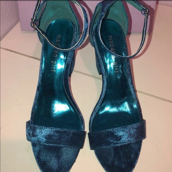 GORG Velvet Ocean Blue Madden Girl Heels! - Picture 6 of 8